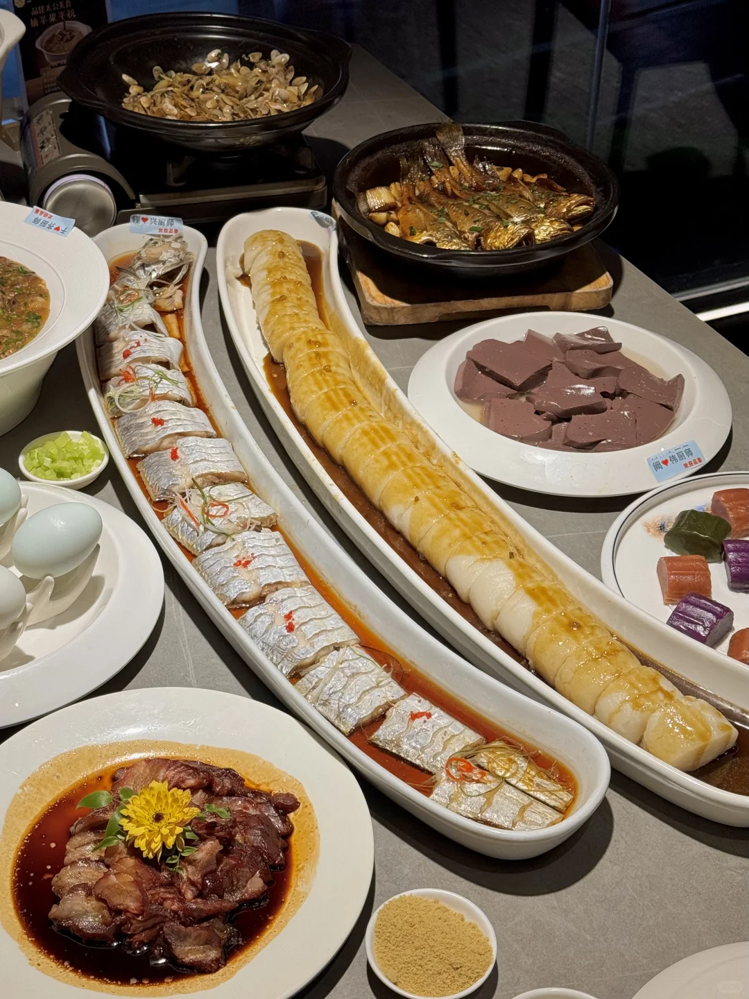 Top 10 Hidden Gems for Authentic Shanghai Cuisine: A Delicious Journey with Friends