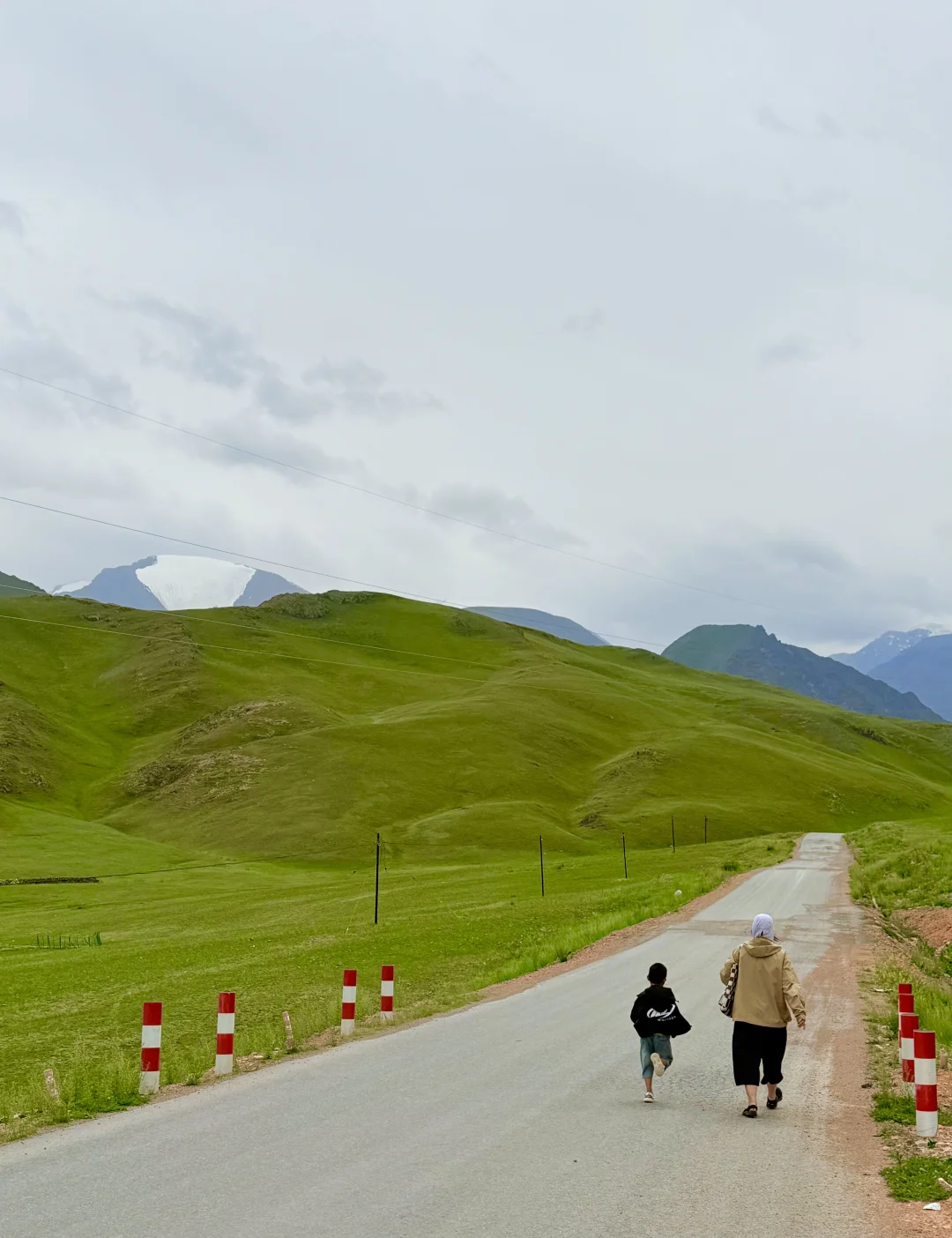 Why Warm Spring County in Xinjiang is the Better Choice Over Sailimu Lake