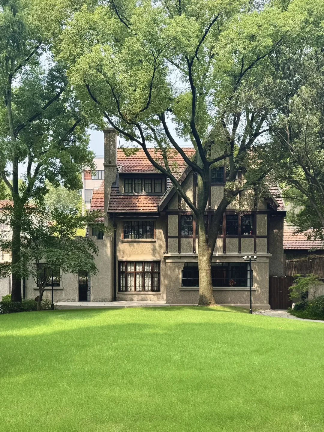 Discover the Most Beautiful Citywalk Route in Shanghai: Yongjia Road, Where Garden Villas and Hidden Treasures Await