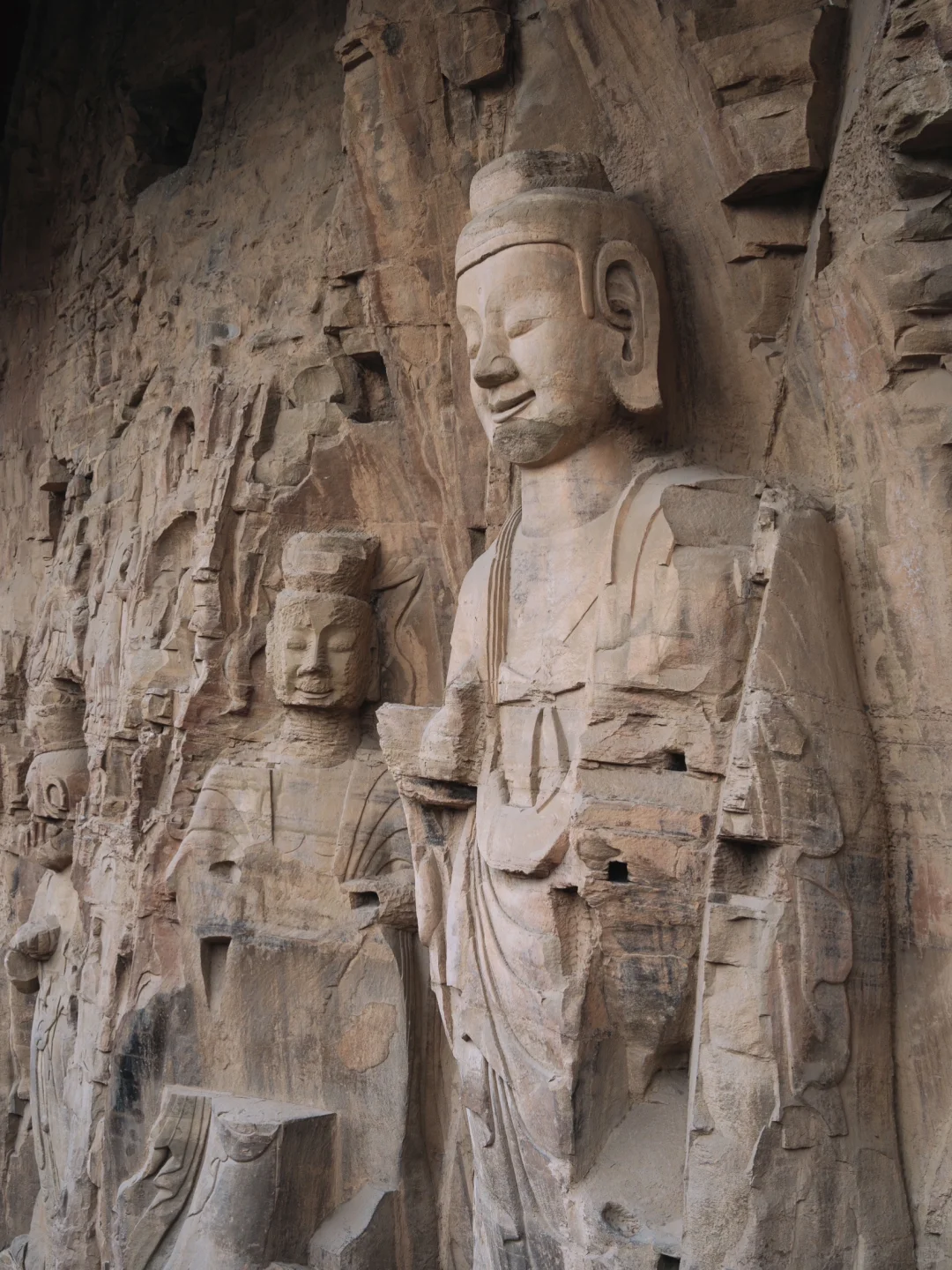 Discover the Perfect Weekend Retreat at the Longmen Caves in Gongyi, Zhengzhou, Away from the Crowds